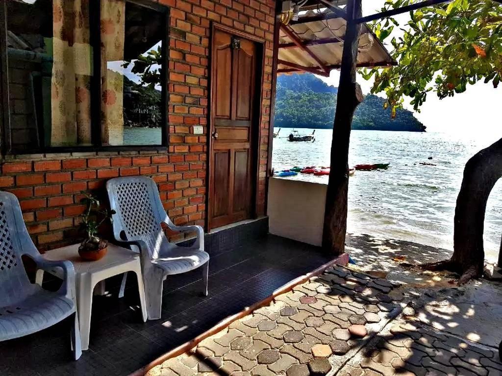 Dalum Beachhouse Islas Phi Phi Exterior foto
